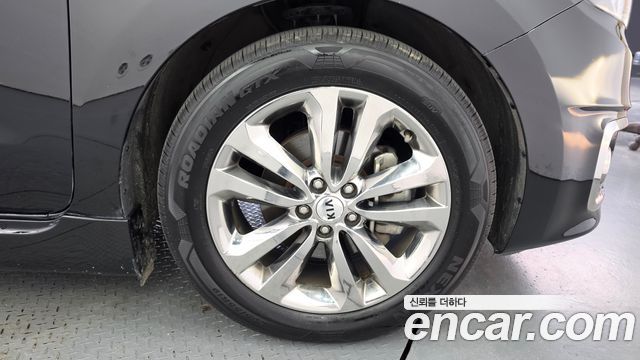 Kia Canival 2017 — photo 7
