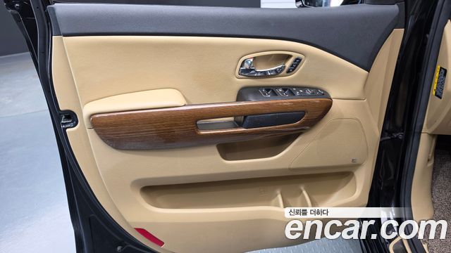 Kia Canival 2017 — photo 14