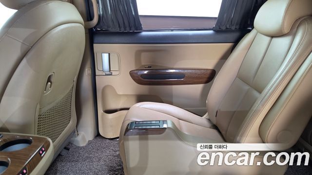 Kia Canival 2017 — photo 15