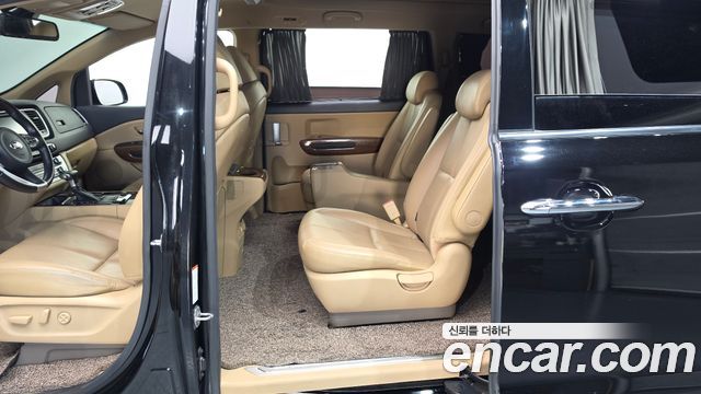 Kia Canival 2017 — photo 16