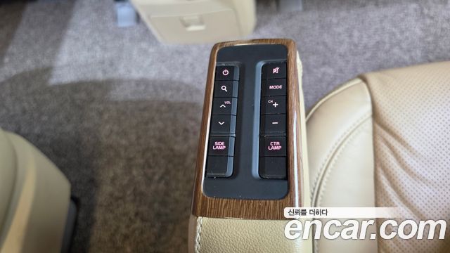Kia Canival 2017 — photo 28