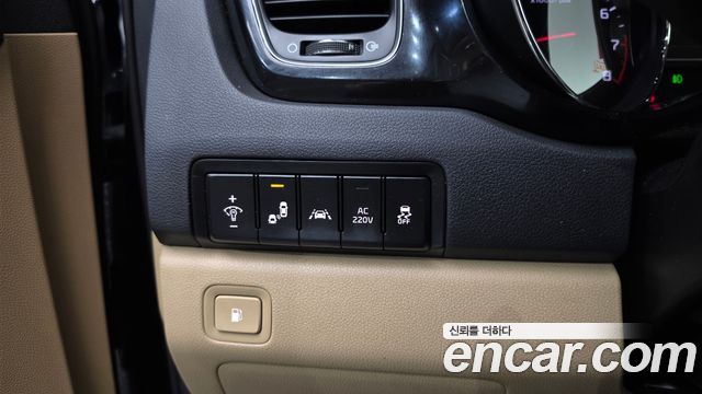 Kia Canival 2017 — photo 29