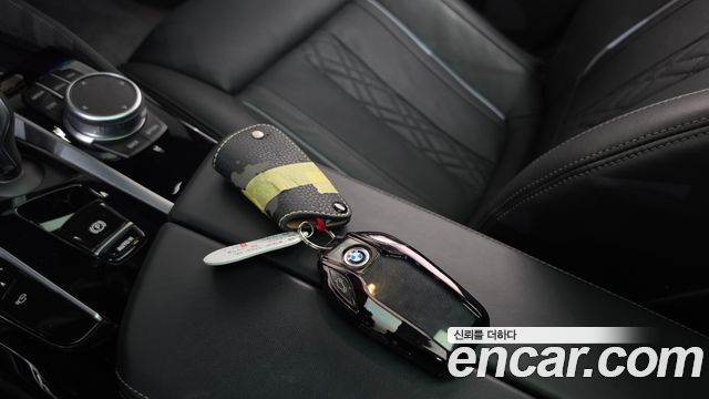 BMW 5-Series 2022 — photo 22