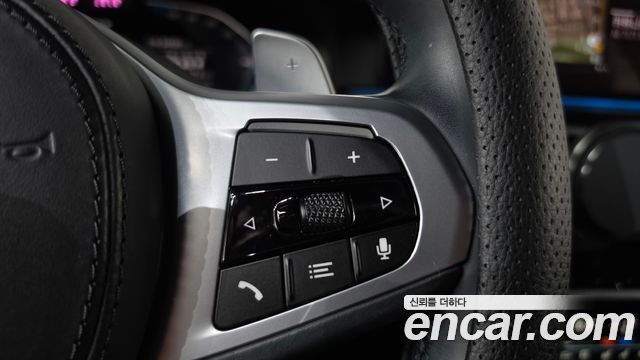 BMW 5-Series 2022 — photo 23