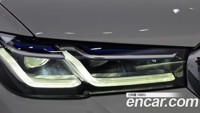 BMW 5-Series 2022 — photo 8