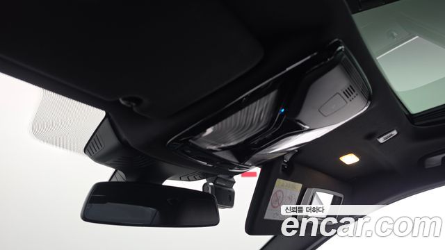 BMW 5-Series 2022 — photo 28