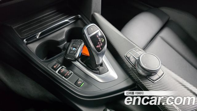 BMW 3-Series 2018 — photo 12