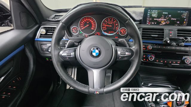 BMW 3-Series 2018 — photo 20