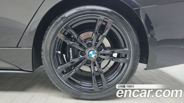BMW 3-Series 2018 — photo 7