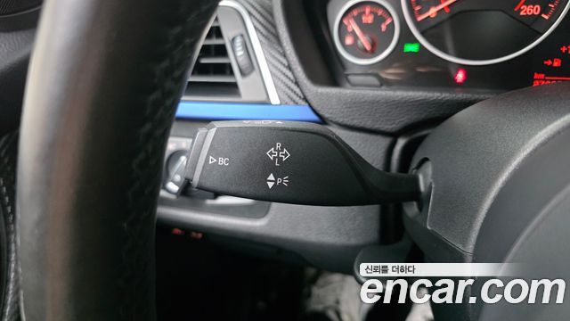 BMW 3-Series 2018 — photo 29