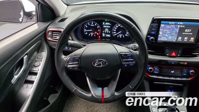 Hyundai i30 2018 — photo 19
