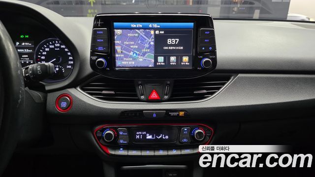 Hyundai i30 2018 — photo 20