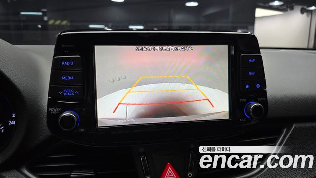 Hyundai i30 2018 — photo 21