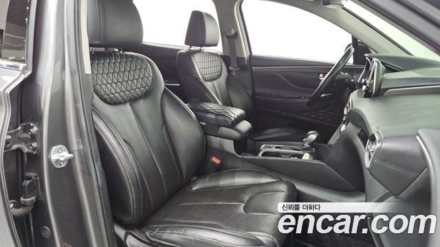 Hyundai Santafe 2019 — photo 23