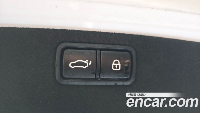 Hyundai Genesis 2015 — photo 32