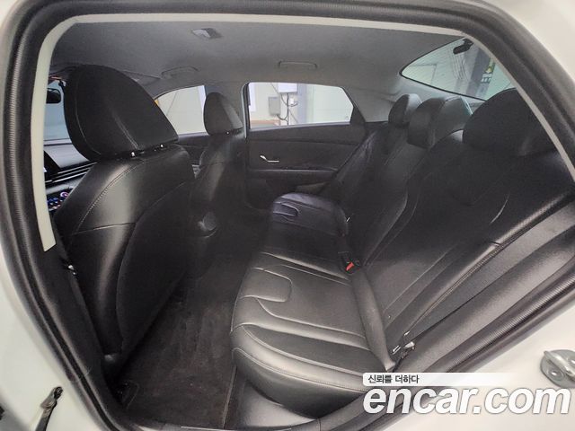 Hyundai AVANTE 2023 — photo 9