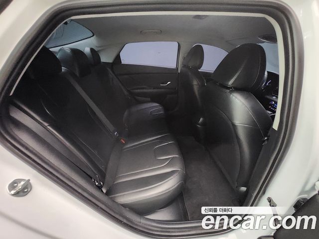 Hyundai AVANTE 2023 — photo 11