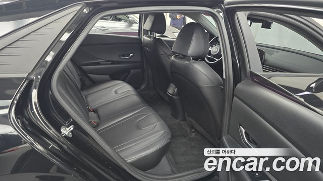 Hyundai AVANTE 2021 — photo 17