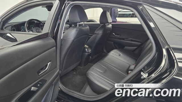 Hyundai AVANTE 2021 — photo 18