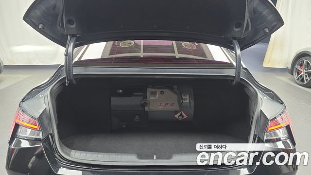 Hyundai AVANTE 2021 — photo 24