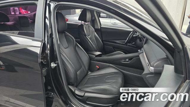 Hyundai AVANTE 2021 — photo 16