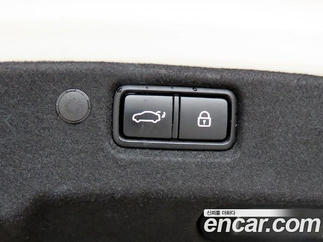 Kia K7 2017 — photo 16
