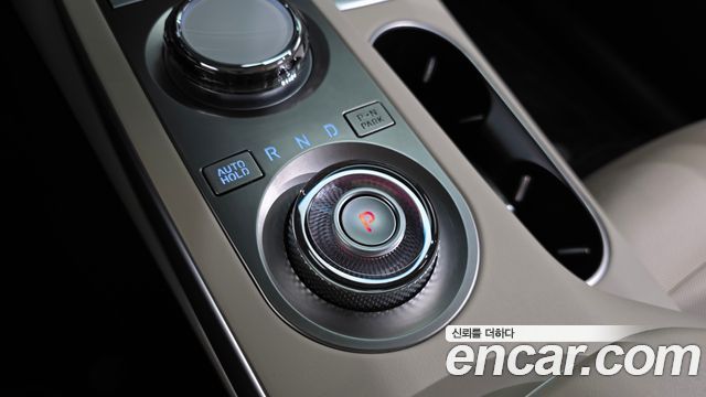 Genesis GV70 2024 — photo 9