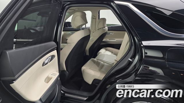 Genesis GV70 2024 — photo 11