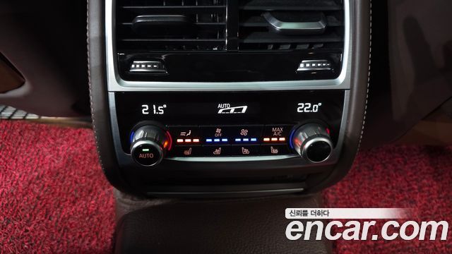 BMW 7-Series 2018 — photo 19