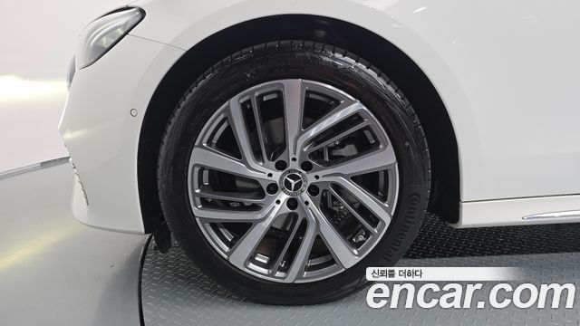 Mercedes-Benz E-Class 2024 — photo 5
