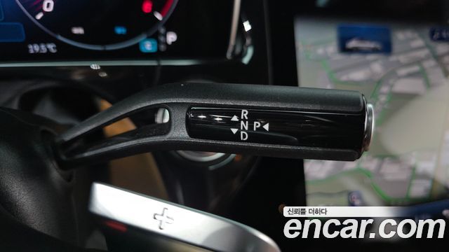 Mercedes-Benz E-Class 2024 — photo 12