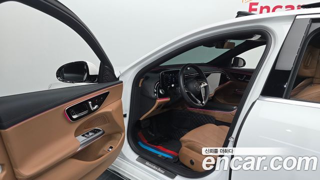 Mercedes-Benz E-Class 2024 — photo 13