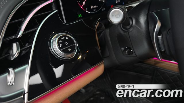 Mercedes-Benz E-Class 2024 — photo 25