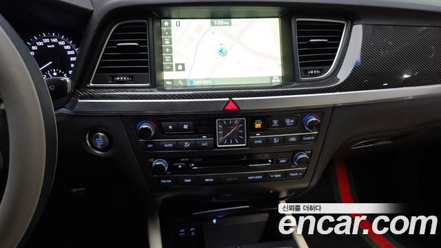 Genesis G80 2018 — photo 19