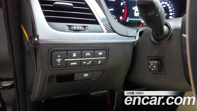 Genesis G80 2018 — photo 23