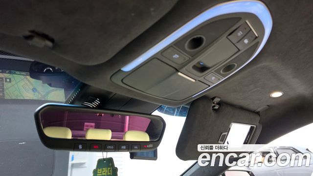 Genesis G80 2018 — photo 25