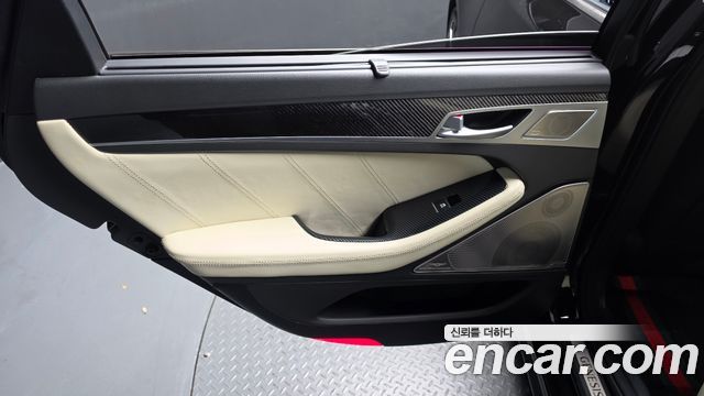 Genesis G80 2018 — photo 15