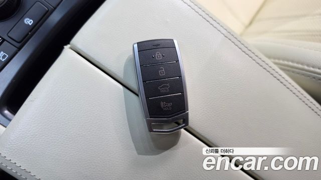 Genesis G80 2018 — photo 27