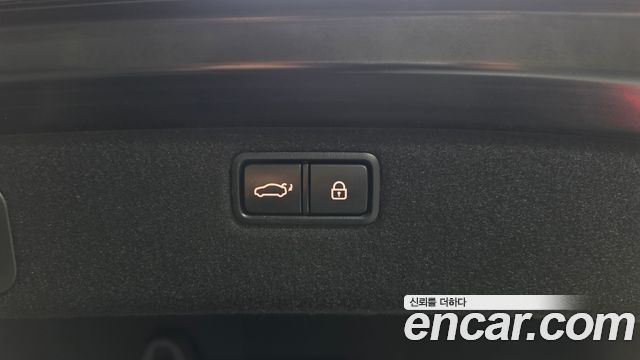 Genesis G80 2018 — photo 30