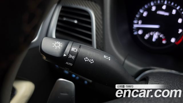 Genesis G80 2018 — photo 32