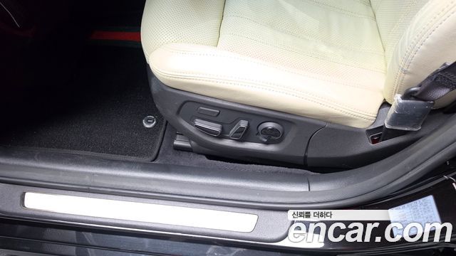 Genesis G80 2018 — photo 33