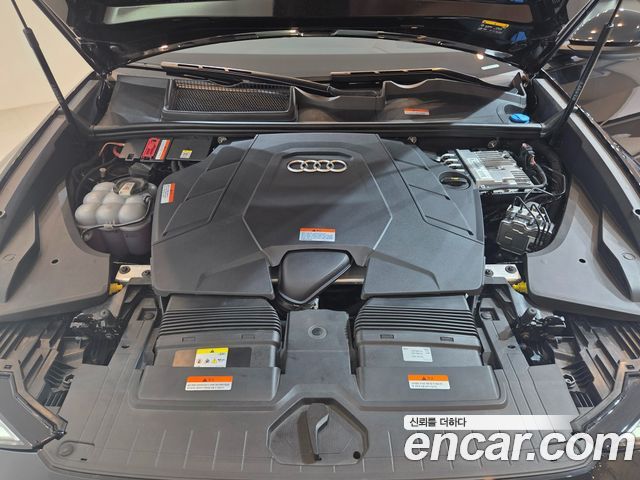 Audi Q8 2023 — photo 6