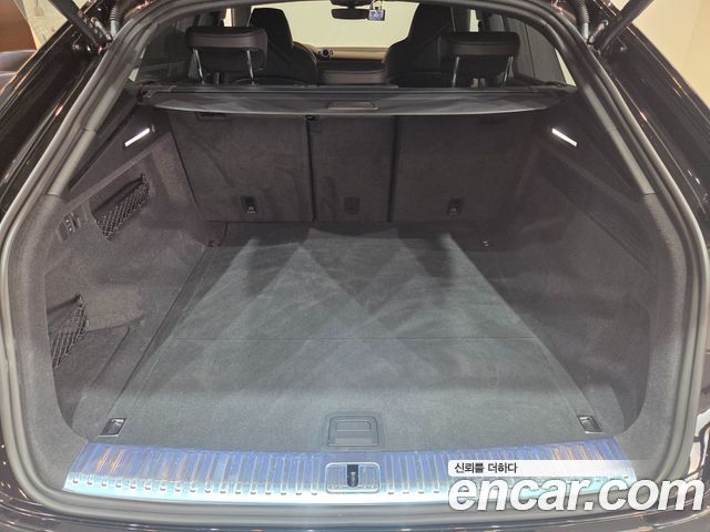 Audi Q8 2023 — photo 20