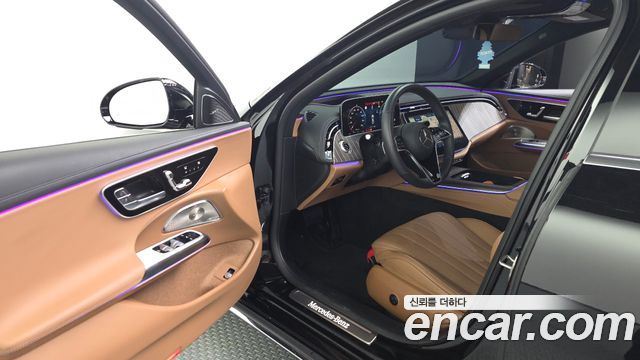 Mercedes-Benz E-Class 2025 — photo 13