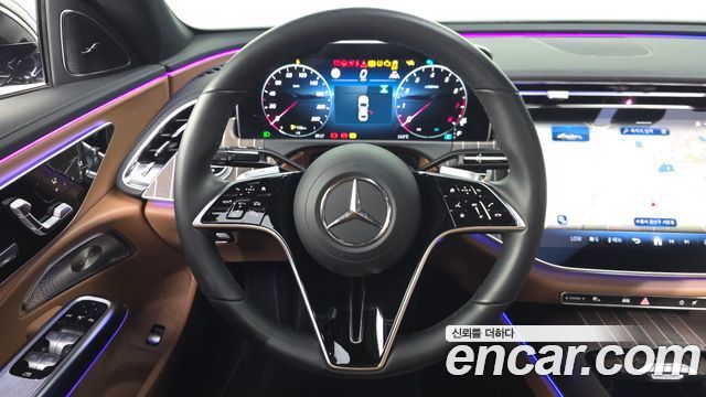 Mercedes-Benz E-Class 2025 — photo 19