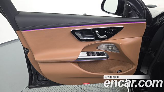 Mercedes-Benz E-Class 2025 — photo 14