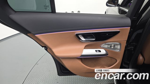 Mercedes-Benz E-Class 2025 — photo 15