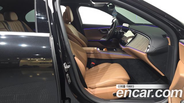 Mercedes-Benz E-Class 2025 — photo 16