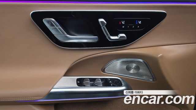 Mercedes-Benz E-Class 2025 — photo 28