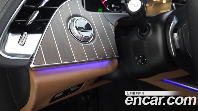 Mercedes-Benz E-Class 2025 — photo 31